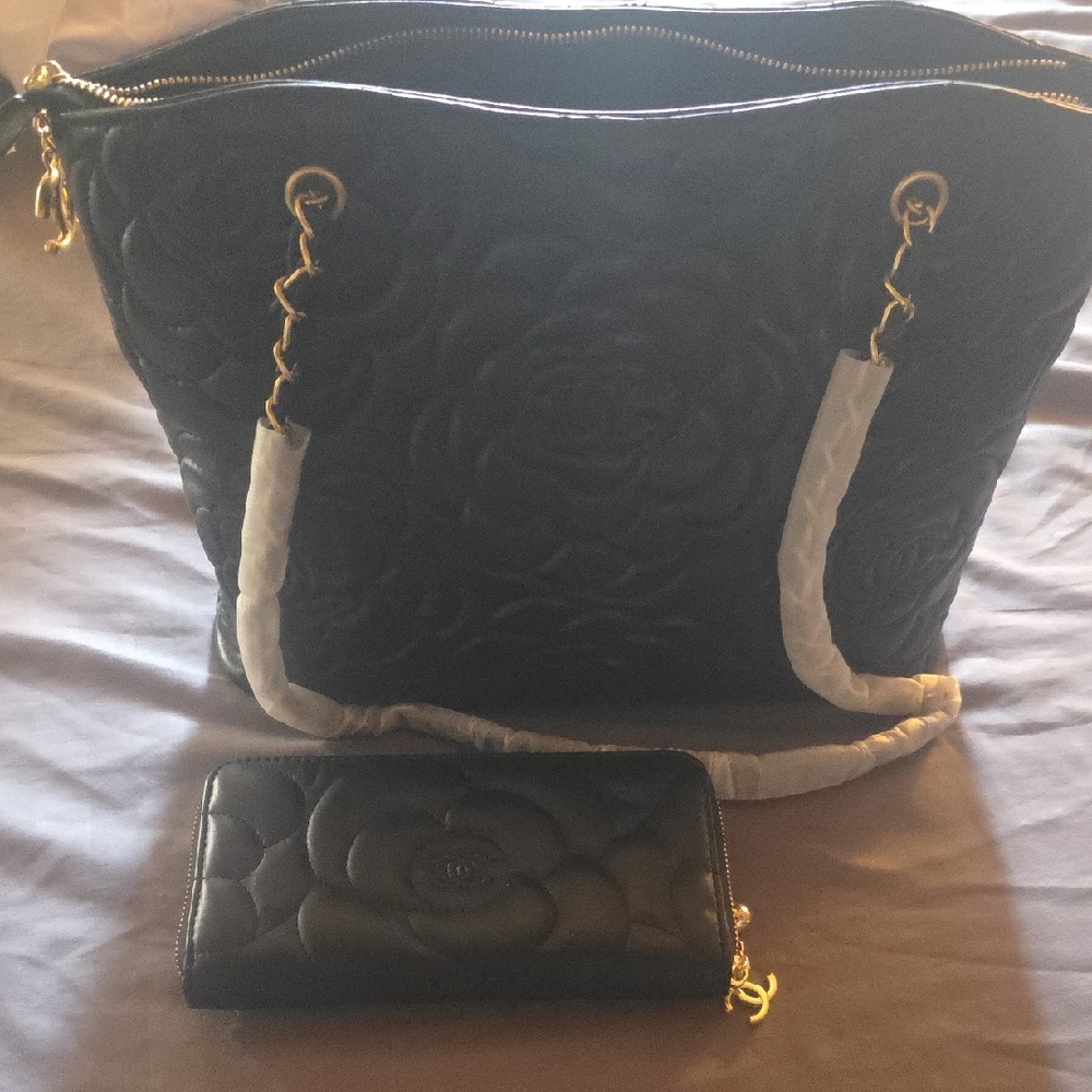 Elegant Black Quilted Handbag and Wallet Set